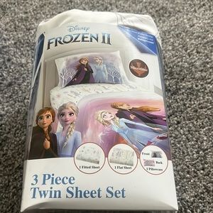 Disney
Frozen II Twin Sheet Set